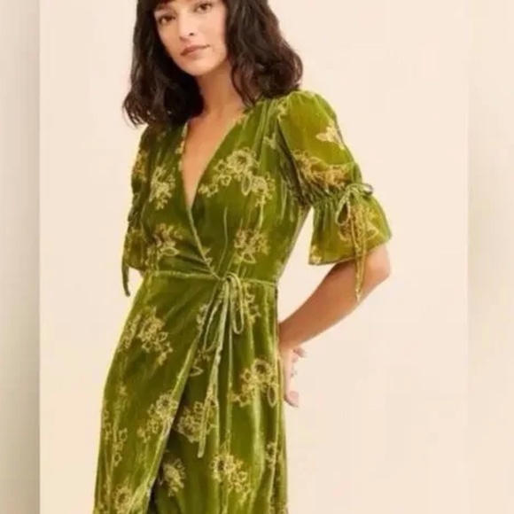 Hutch Green Velvet Wrap Dress Floral Maxi Size Medium - Picture 2 of 7
